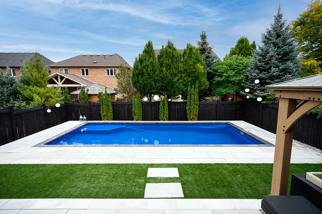 fiberglass-pool-installation-brantford