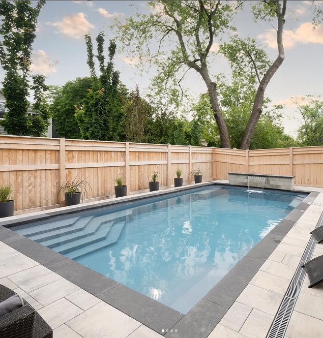 swimming-pool-backyard-mississauga