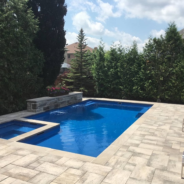 swimming-pool-backyard-oakville